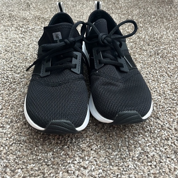 Women’s size 7 New Balance Sneakers, Lightly Worn - Picture 3 of 3